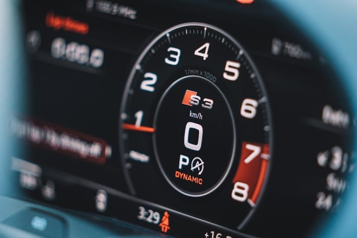 F1 telemetry software dashboard displaying real-time data analysis and performance metrics during a race.